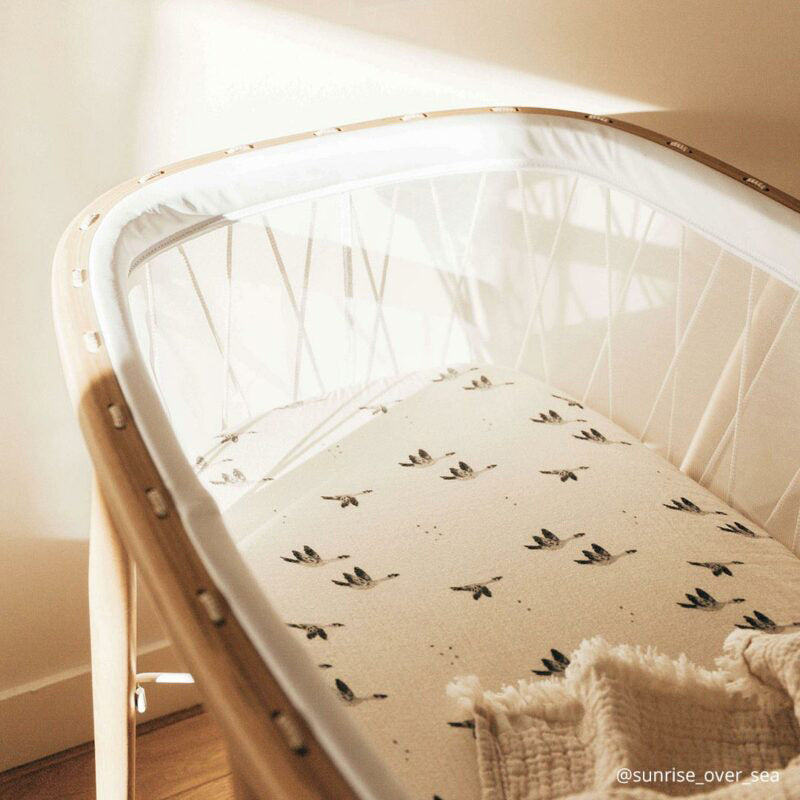 charlie-crane-fitted-sheet-for-kumi-cradle-and-kuko-bassinet-goose-char-kuko-kumi-sheet-goose