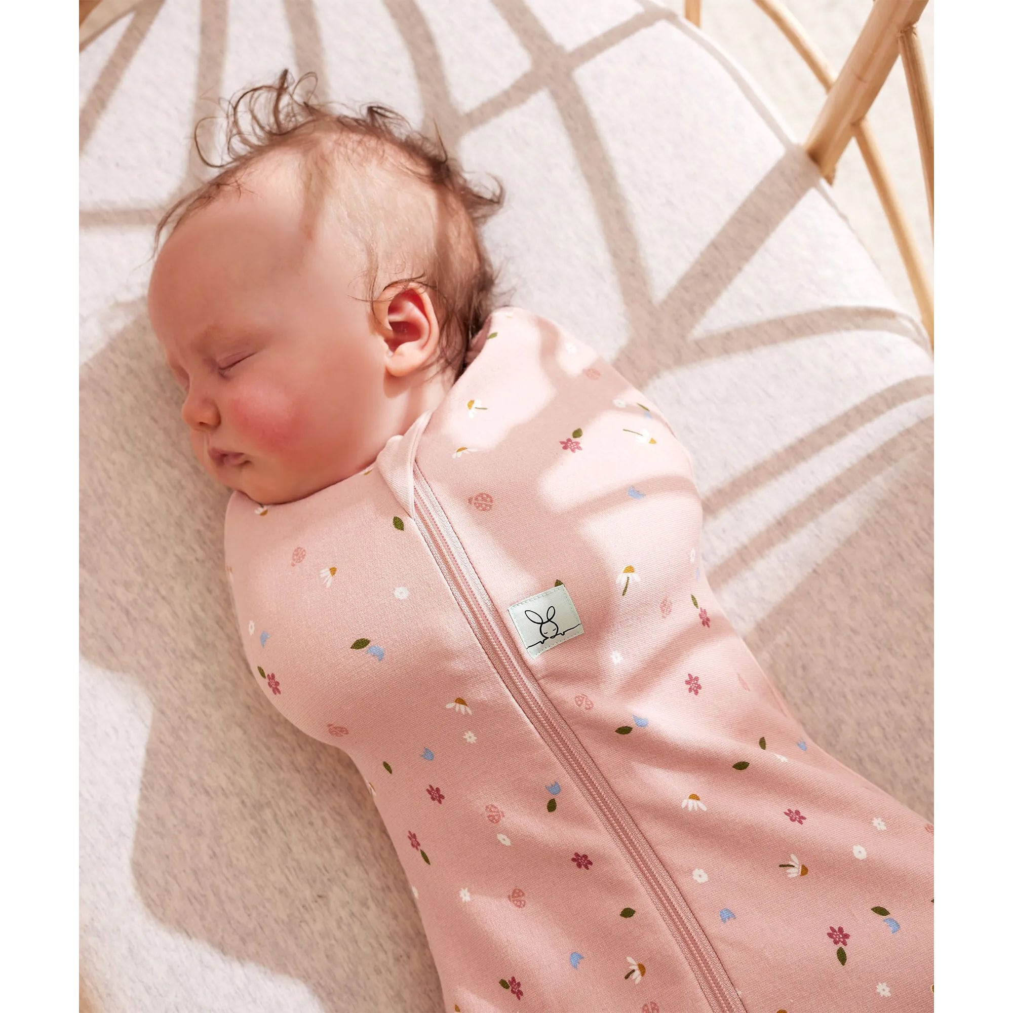 ergopouch-cocoon-swaddle-bag-0-2-tog-daisies-ergo-zepco-0-2t00-03mda23