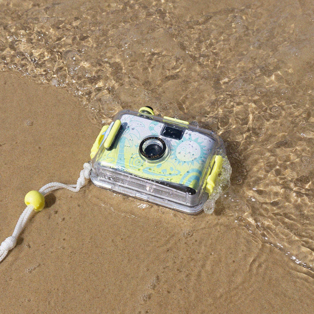 sunnylife-underwater-camera-the-sea-kids-the-sea-kids-sunl-s41camsk