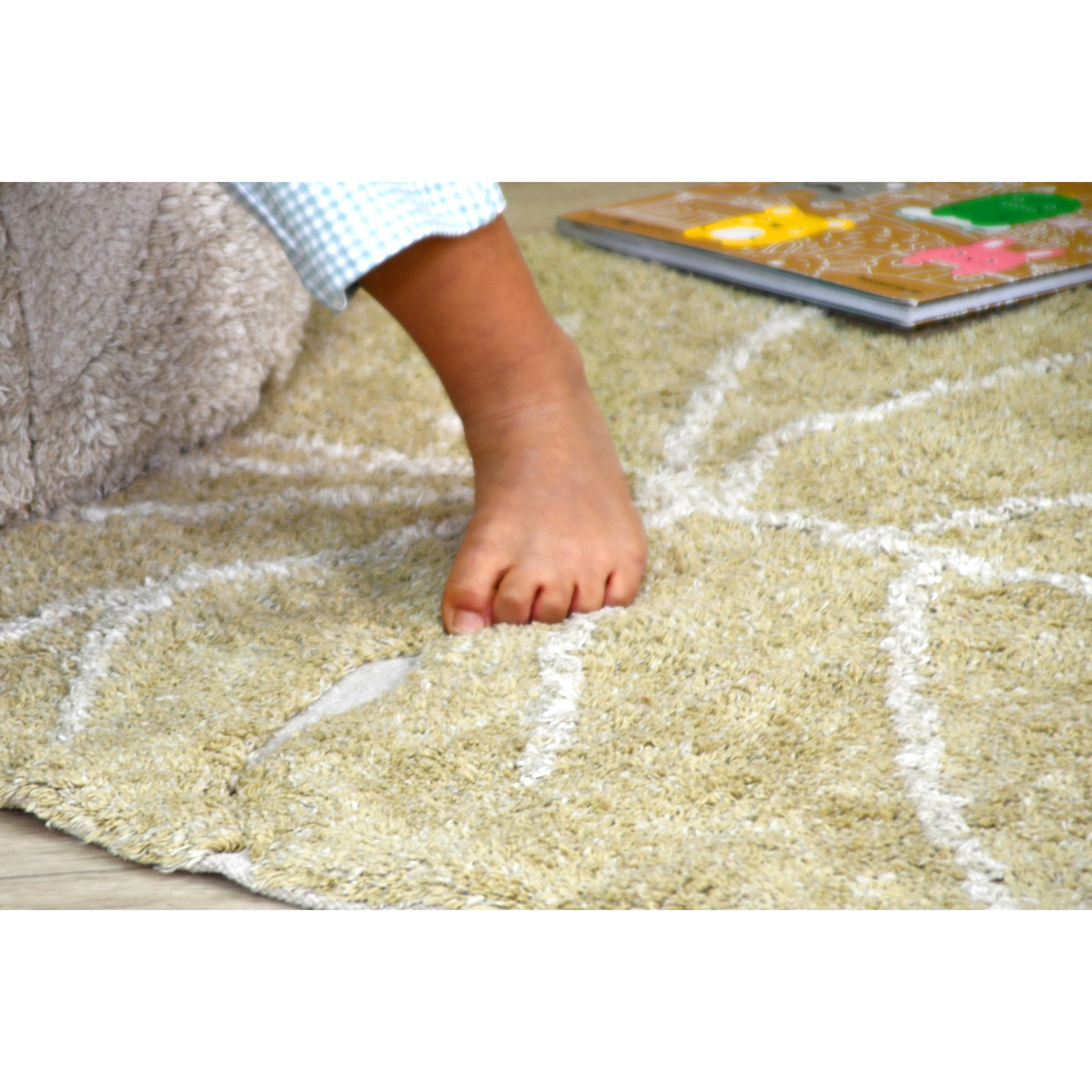 lorena-canals-mini-ones-mini-monstera-olive-machine-washable-rug- (8)