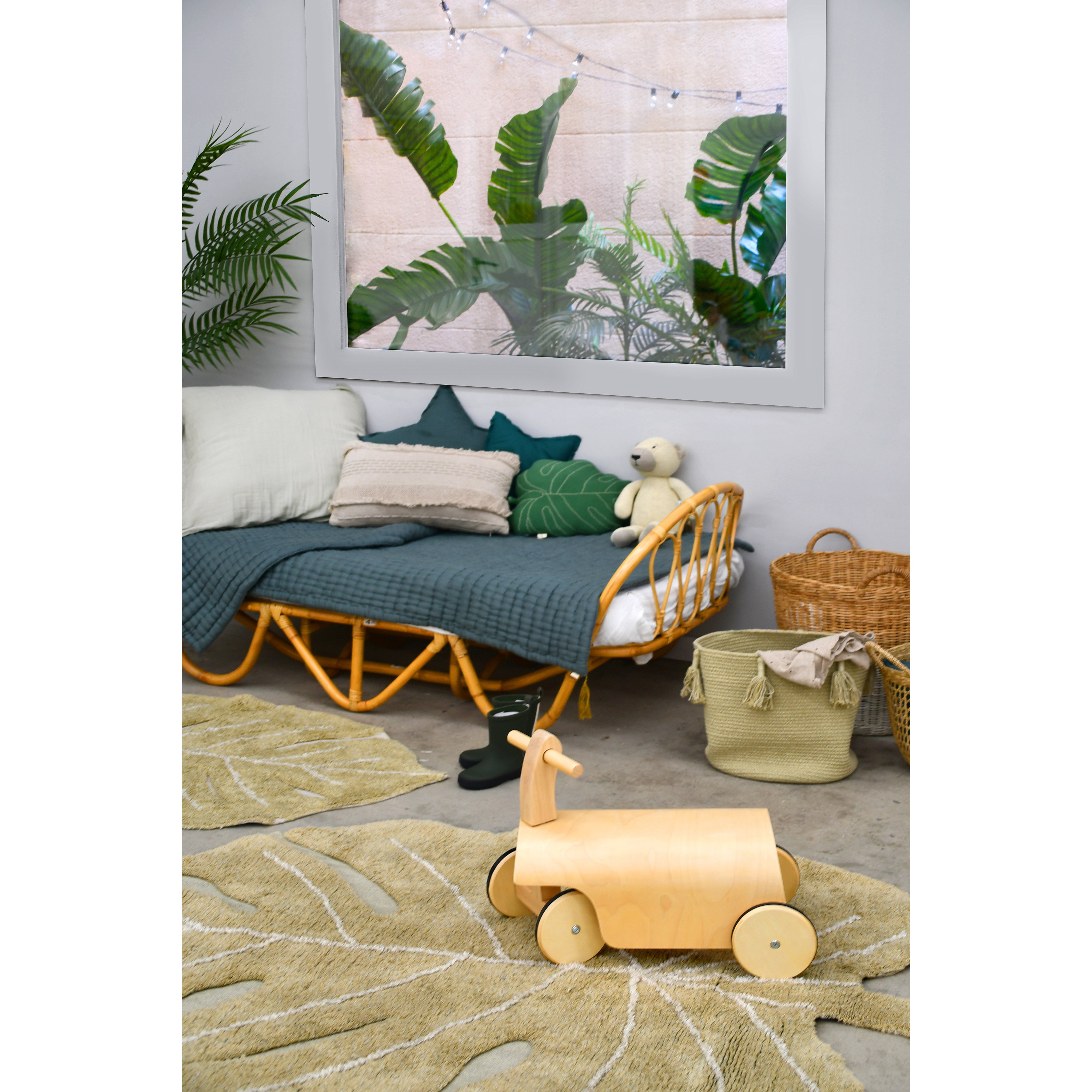 lorena-canals-mini-ones-mini-monstera-olive-machine-washable-rug- (11)