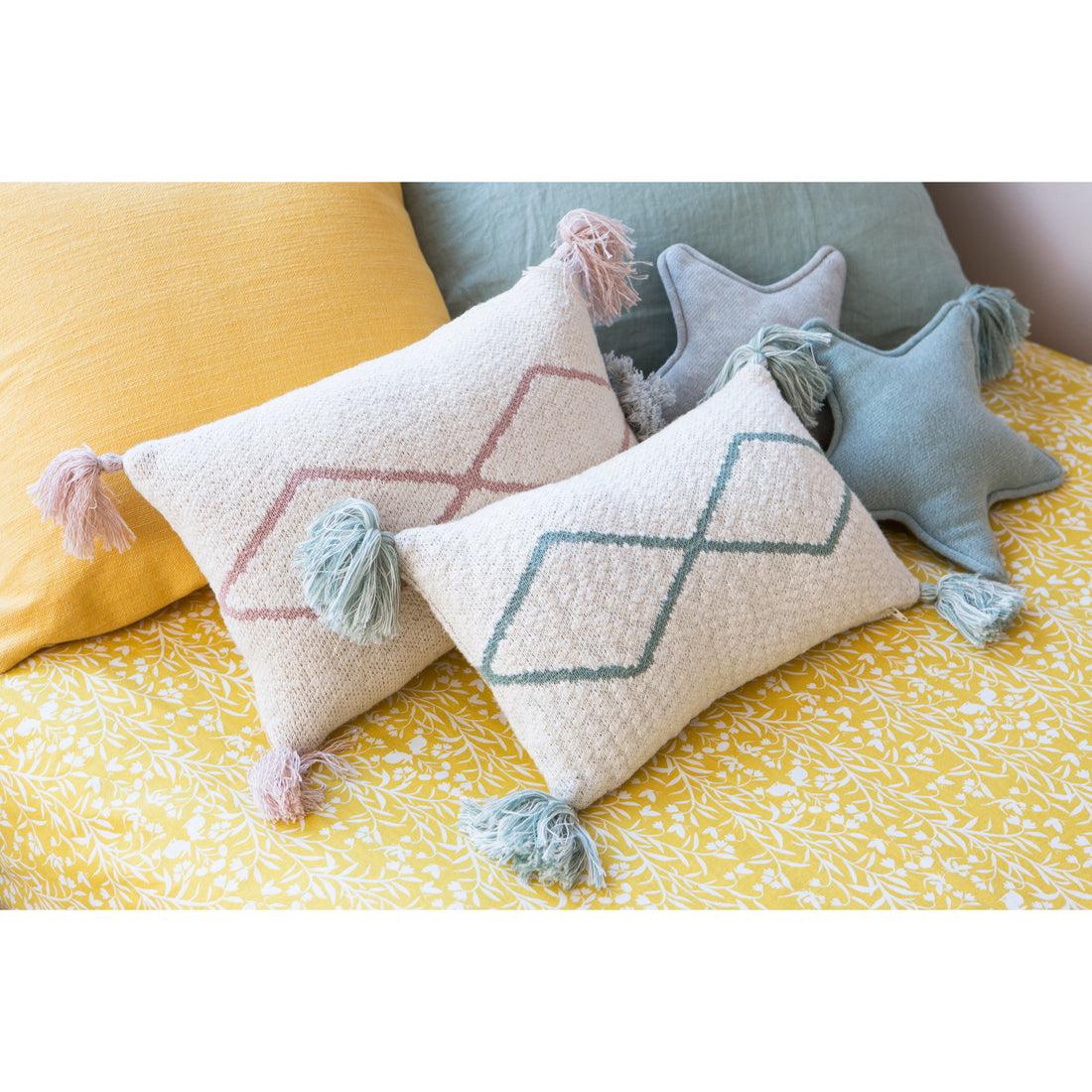 lorena-canals-twinkle-star-grey-machine-washable-knitted-cushion- (8)