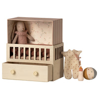 Maileg Baby Room W. Micro Bunny