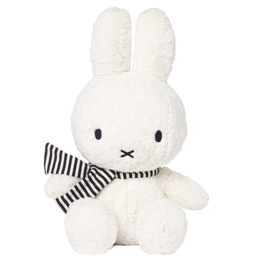 miffy-winter-sitting- (1)