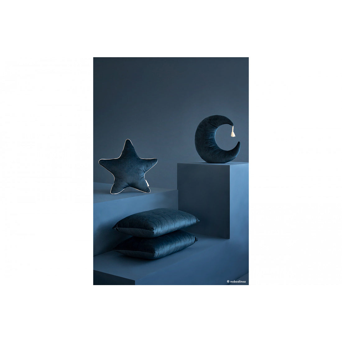 nobodinoz-pierrot-moon-velvet-cushion-night-blue-nobo-0112602- (3)