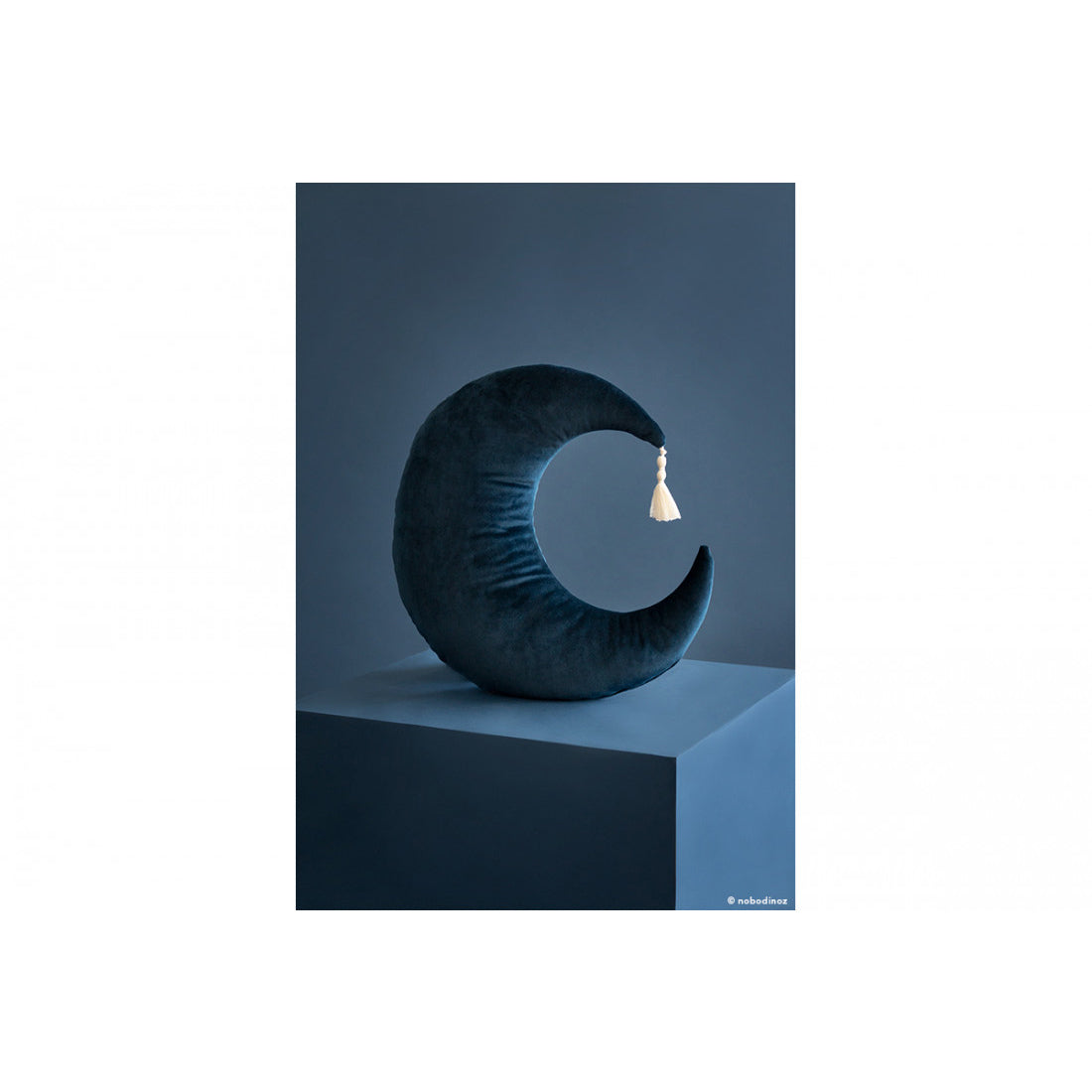 nobodinoz-pierrot-moon-velvet-cushion-night-blue-nobo-0112602- (4)