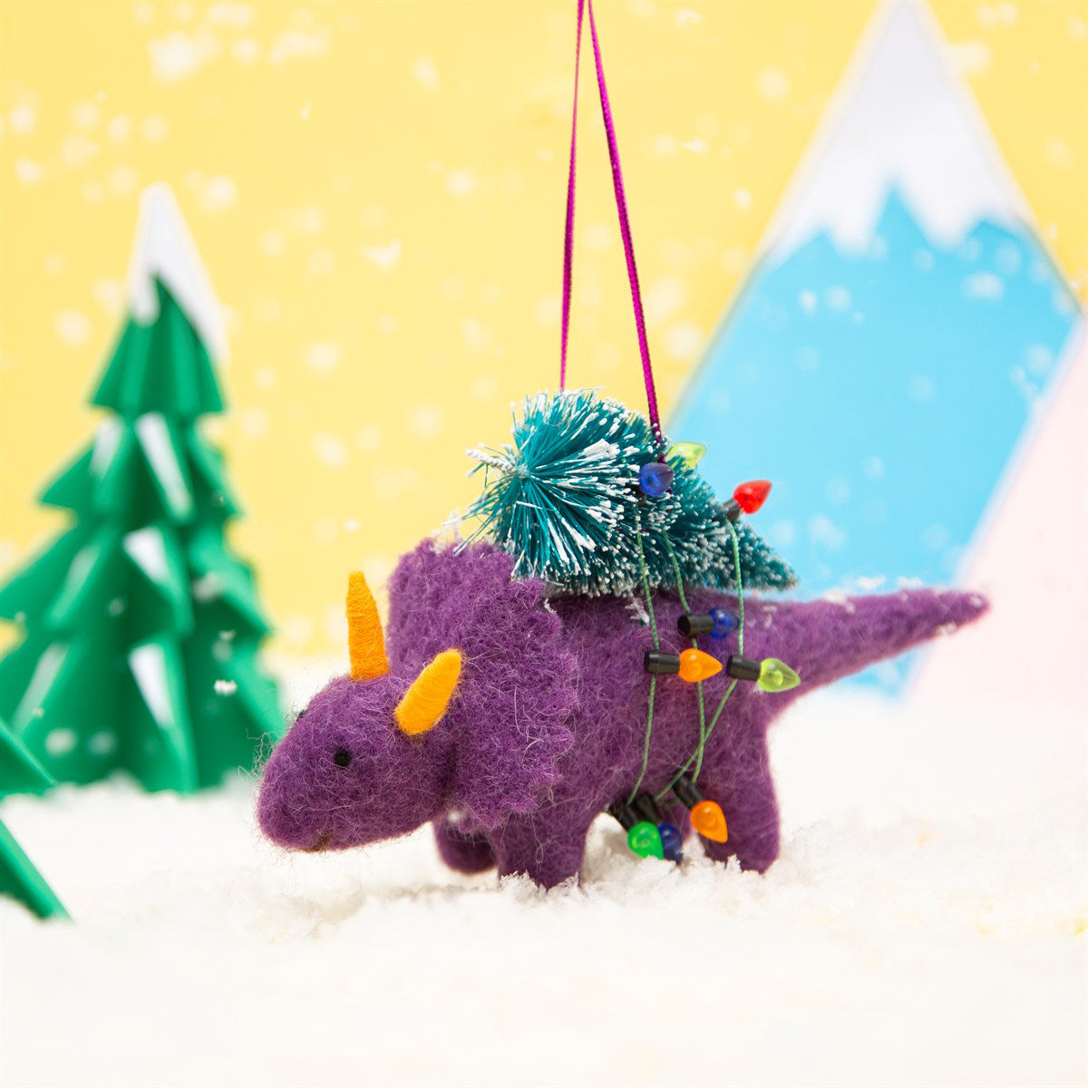 rjb-stone-dinosaur-with-christmas-tree-felt-hanging-decoration- (2)