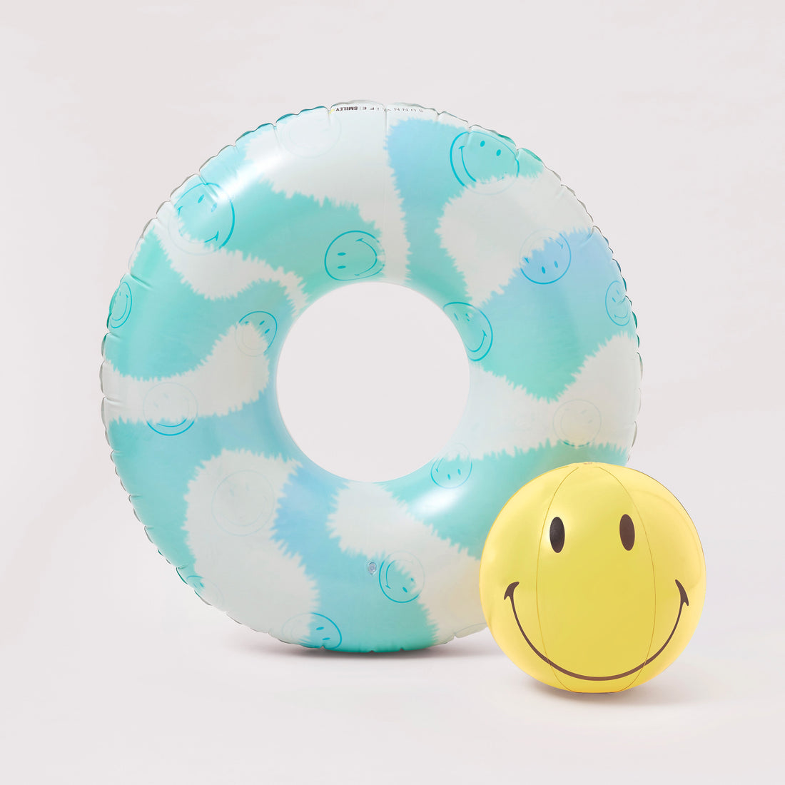 sunnylife-pool-ring-&-ball-smiley-sunl-s2lpobsm- (1)