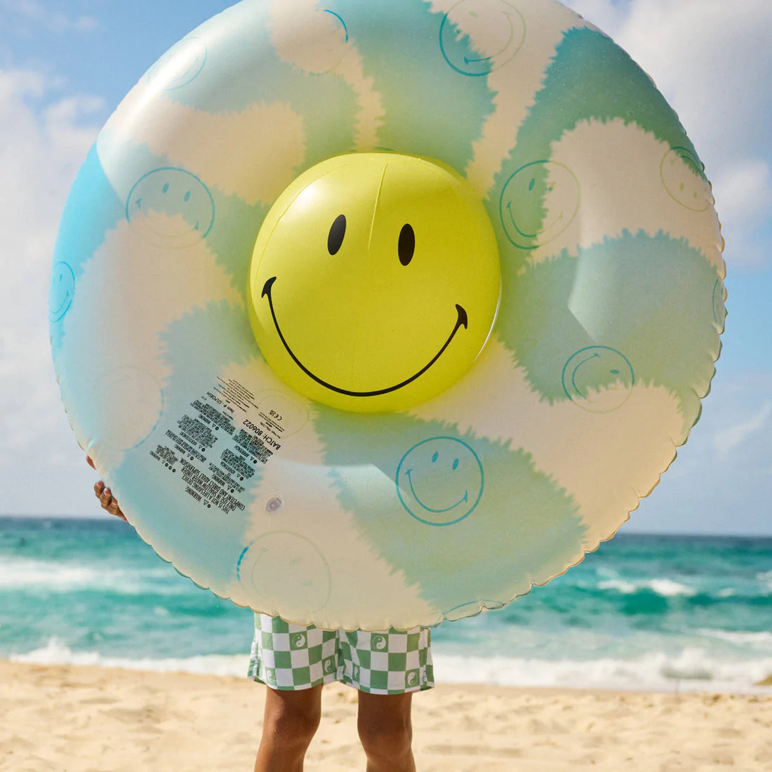 sunnylife-pool-ring-&-ball-smiley-sunl-s2lpobsm- (7)